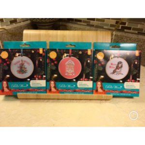NIP The Pioner Woman Embroidery Ornament Kits (3)